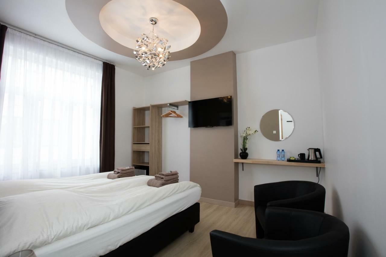 Elysian Bed & Breakfast อีปส์ ภายนอก รูปภาพ